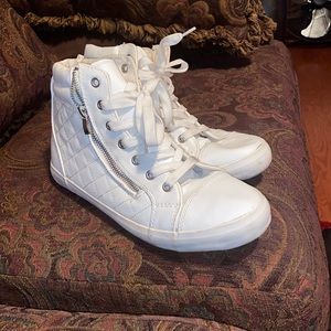 Just Fab Sneaker they worn